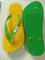 Chinelos Apaju, espaguetinho ( capacho) com borracha 100% na cor verde. Chinelos Apaju, espaguetinho ( capacho) com borracha 100% na cor verde.