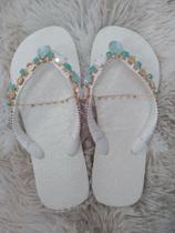Chinelos bordados ateliê da polly