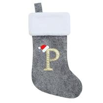 Chisander 20 polegadas cinza com branco Super macio de pelúcia meias de Natal personalizado bordado monograma meias de Natal enfeites suspensos para decorações de festa de Natal de férias da família (letra P)