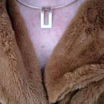 Chocker banhado a ouro 18k com aro retângulo vazado