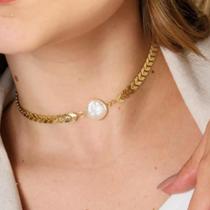 Chocker banhado a ouro de 40 cm corrente escamas de setas lisas com pérola shell de água doce.