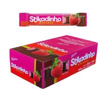 Chocolate Stikadinho Morango Neugebauer Caixa com 32 unidades de 12,3g