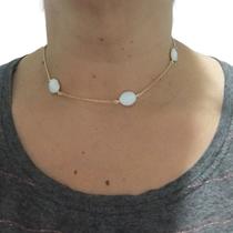 Choker Colar Gargantilha com Contas Brancas Verão Banhado Ouro 18K Semijoia Luxo Choker Colar Gargantilha com Contas Brancas Verão Banhado Ouro 18K Semijoia Luxo