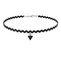 Choker Zig-Zag Preta com Pingente Triangular Minimalista Choker Zig-Zag Preta com Pingente Triangular Minimalista