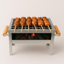 Churrasqueira Portátil em Aço com Grelha Inox e Fácil Transporte para Churrasco