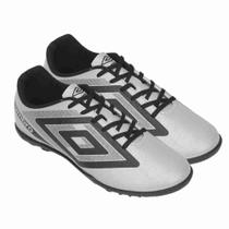 Chuteira de Society Umbro Beat