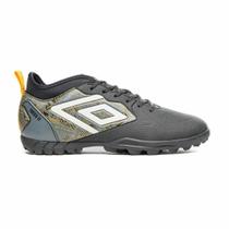 Chuteira de Society Umbro Tocco II Club Preta - Masculina