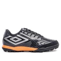 Chuteira Masculina Umbro Pro 5 Bump Club Preto/Laranja Chuteira Masculina Umbro Pro 5 Bump Club Preto/Laranja