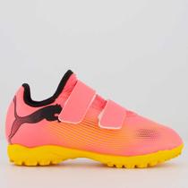 Chuteira Puma Future 7 Play TT V PS Society Kids Rosa