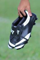 Chuteira Retro Pala Campo Trava Profissional A7 Língua Masculino Sola Costurada Chuteira Retro Pala Campo Trava Profissional A7 Língua Masculino Sola Costurada