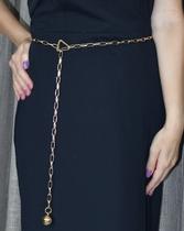 Cinto corrente metalizado com fecho triangular