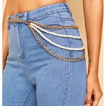 Cinto de correntes lateral com detalhes em pérolas Bodychain