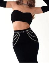 Cinto Feminino Com Detalhes em Correntes