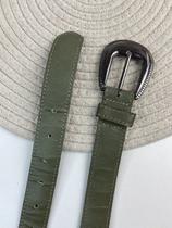 Cinto Feminino Sintético Verde com Fivela Aço Escovado Escuro - Estilo e Versatilidade para o Seu Dia a Dia (Ref. CF2690) Cinto Feminino Sintético Verde com Fivela Aço Escovado Escuro - Estilo e Versatilidade para o Seu Dia a Dia (Ref. CF2690)