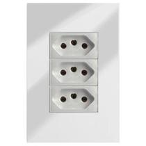 Cj Tomada Tripla 10A 4X2 - Recta Espelhada Prata Gloss Cj Tomada Tripla 10A 4X2 - Recta Espelhada Prata Gloss