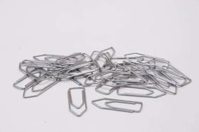 Clips Galvanizado Bacchi 6/0 Aço 18x46mm Caixa 220 Unidades Clips Galvanizado Bacchi 6/0 Aço 18x46mm Caixa 220 Unidades