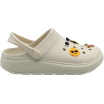 Clog Moleca Furos Apliques Personalizáveis Macia Feminina Clog Moleca Furos Apliques Personalizáveis Macia Feminina