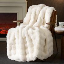 Cobertor Amélie Home Faux Fur para sofá 130x150cm creme