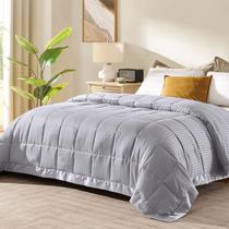 Cobertor de luxo Queen Size com acabamento em cetim prateado 230x230cm Cobertor de luxo Queen Size com acabamento em cetim prateado 230x230cm