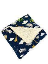 Cobertor de Sherpa Estampado M - Safari Marinho