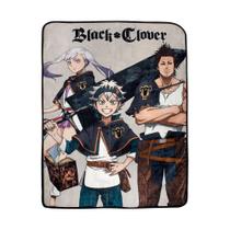 Cobertor JUST FUNKY Black Clover Fleece Throw 114x152cm