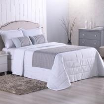 Cobre Leito Branco + Kit Peseira Matelado Copacabana Percal 300 Fios Queen 08 Peças 100% Poliéster - Branco/Cinza Cobre Leito Branco + Kit Peseira Matelado Copacabana Percal 300 Fios Queen 08 Peças 100% Poliéster - Branco/Cinza