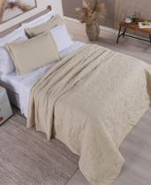 Cobre Leito Queen Matelado e Bordado Sintonia 240x260m Cor Avelã Juma Enxovais Cobre Leito Queen Matelado e Bordado Sintonia 240x260m Cor Avelã Juma Enxovais