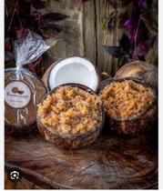 Cocada com leite condensado cremosa na casca do coco 970 g Cocada com leite condensado cremosa na casca do coco 970 g