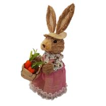 Coelha em Palha Natural com Cesta Cenouras