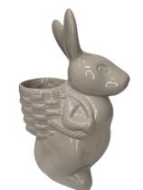 Coelho com Cesto em Cerâmica Madagascar : Armazenamento de Bombons com Charme e Alegria