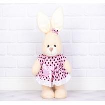 Coelho de pelucia em pé 30 cm - vestido com lese.