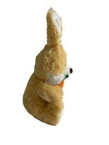 Coelho de pelúcia laranja segurando cenoura - 26 cm