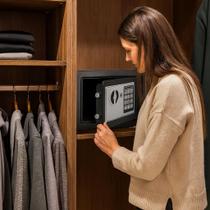 Cofre Digital Eletrônico Com Teclado Numérico E Chave De Segurança 23x17cm Preto Aço Reforçado. Proteja seus bens com segurança e praticidade.