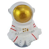 Cofre Vermelho Com Design De Astronauta Meditando Em Gesso - GS