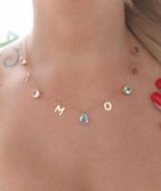 Colar 45cm AMOR”com zircônia colorida em banho de ouro 18k