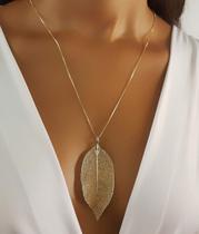 Colar 60 cm Folha com Detalhes Banhado em Ouro 18K Colar 60 cm Folha com Detalhes Banhado em Ouro 18K