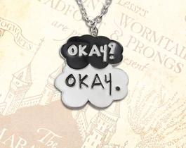 Colar A Culpa é das Estrelas Okay Okay Pingente Nuvem Duplo Filme Romance Geek Design Geek