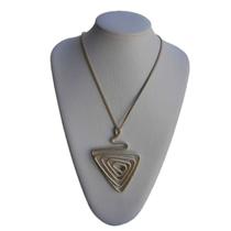 Colar alumínio triângulo Colar alumínio triângulo