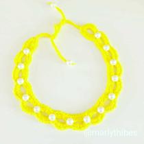 Colar Amarelo com Pérolas em Crochê