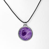 Colar amuleto viking arte corvo em resina joias única