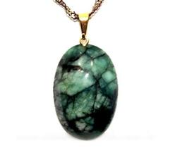 Colar Cabochão Oval Xisto e Esmeralda Pino Dourado Colar Cabochão Oval Xisto e Esmeralda Pino Dourado