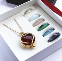 Colar Cápsula Coração Secret Coins Com 7 Pedras Naturais Colar Cápsula Coração Secret Coins Com 7 Pedras Naturais