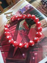 Colar chocker bolas vermelhas com coração branco Colar chocker bolas vermelhas com coração branco