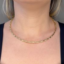 Colar Choker Aro Detalhes Flores Torcido Banhado em Ouro 18k