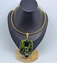 Colar Choker aro liso Rígido folheado ouro com Pingente pedra Madripérola retangular detalhe vazado Luxo Festa Tendência Colar Choker aro liso Rígido folheado ouro com Pingente pedra Madripérola retangular detalhe vazado Luxo Festa Tendência