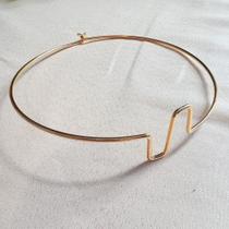 Colar Choker de Aro com Detalhe em Metal
