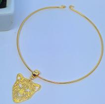 Colar Choker Feminino Elo Aro Rigido Liso com Pingente Onça Vazado Folheado Ouro Tendência Moda Gargantilha