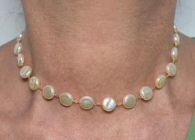 Colar Choker Pérolas Chapadas Banhado em Ouro 18K Colar Choker Pérolas Chapadas Banhado em Ouro 18K