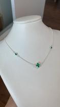 Colar Choker Trevo Verde com Ponto de Luz Banhado a Prata Colar Choker Trevo Verde com Ponto de Luz Banhado a Prata
