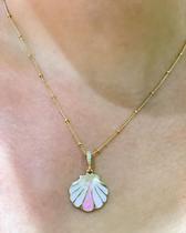 Colar com Pingente Concha Dourado